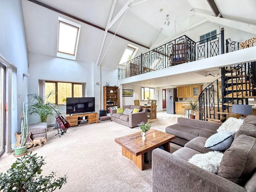 Property image 10 of 27