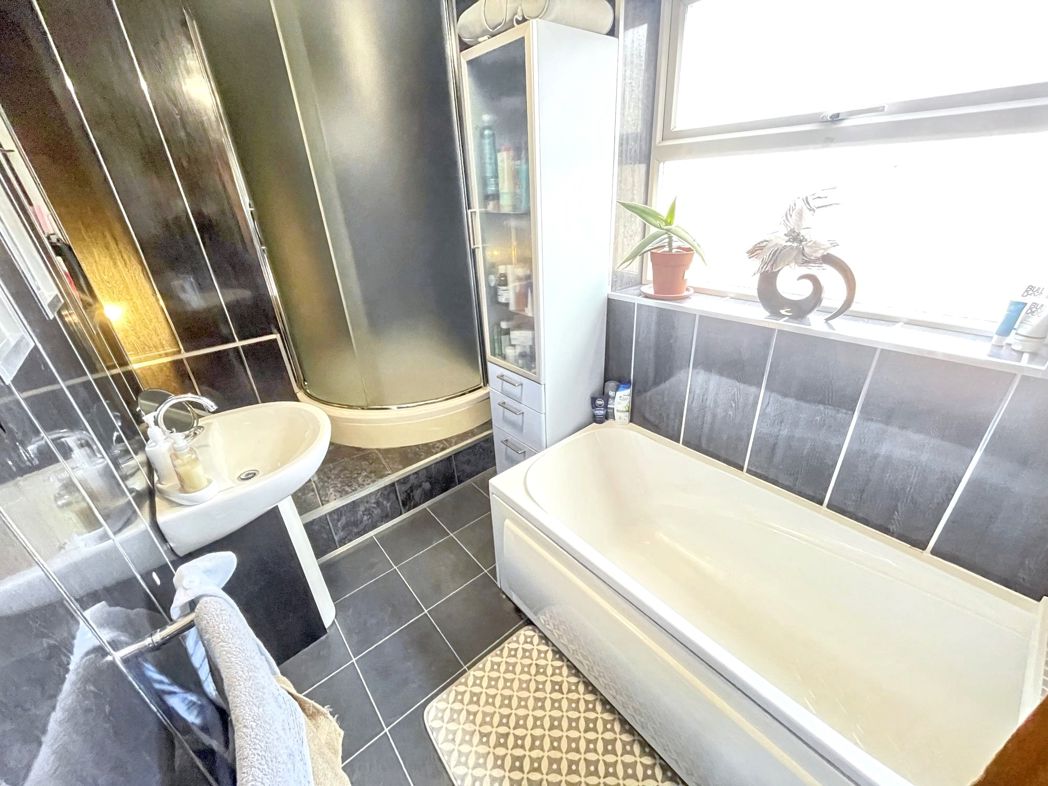 Property image 5 of 7