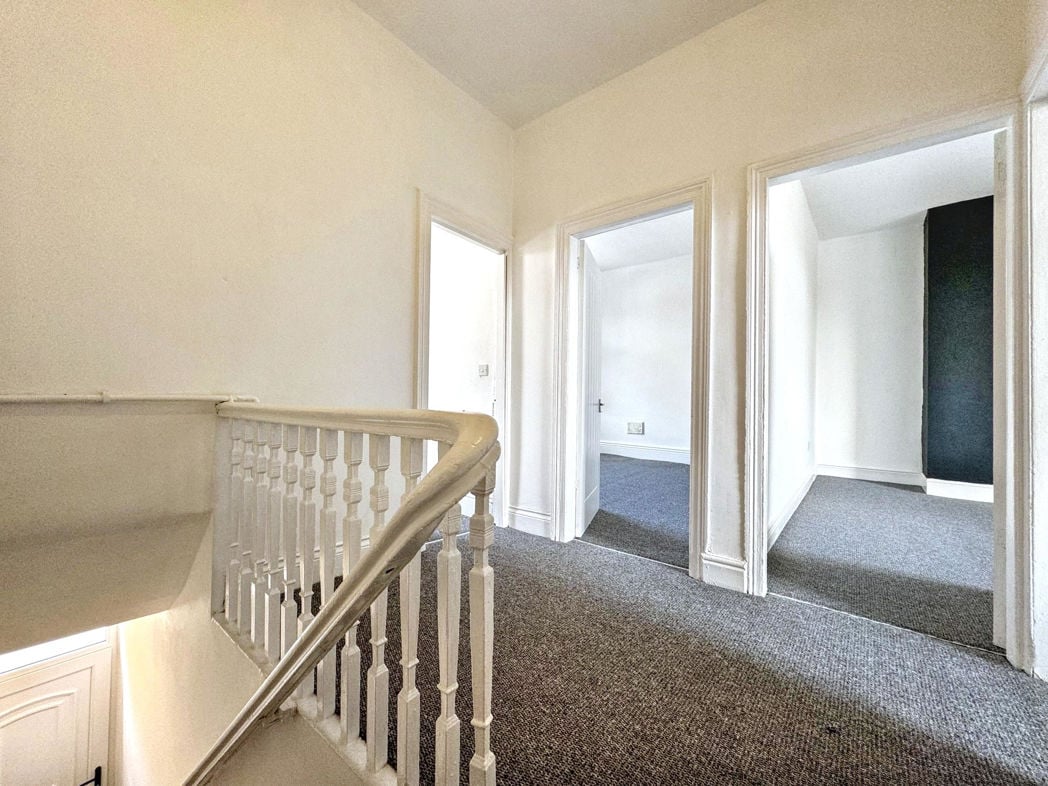 Property image 4 of 12