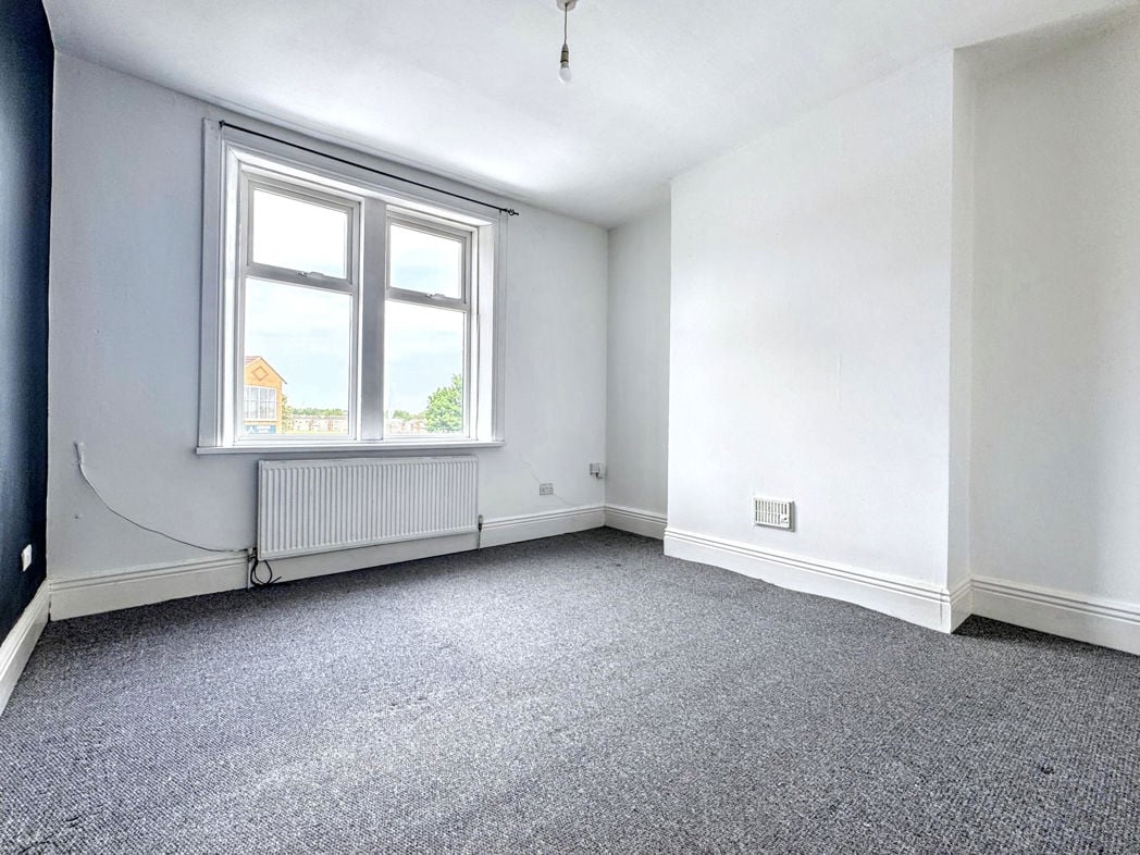 Property image 7 of 12