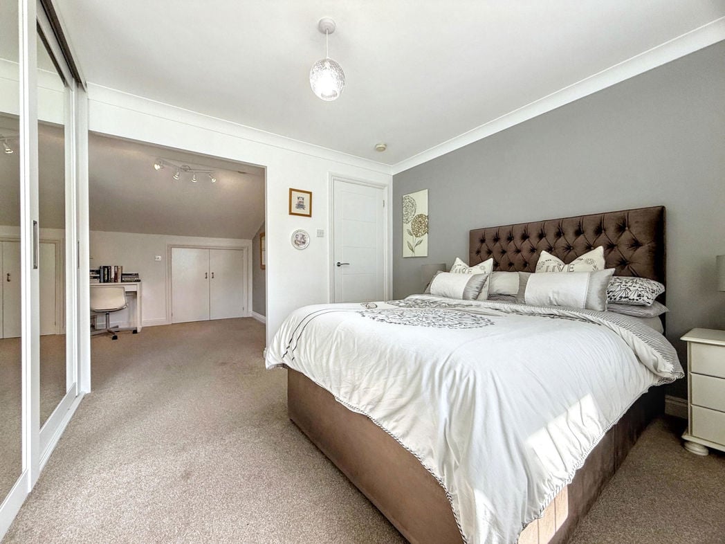 Property image 28 of 40