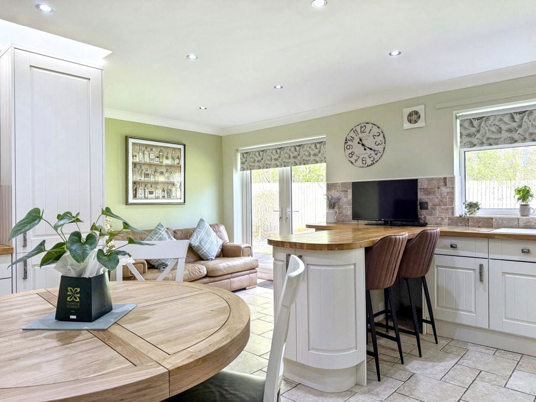 Property image 8 of 40