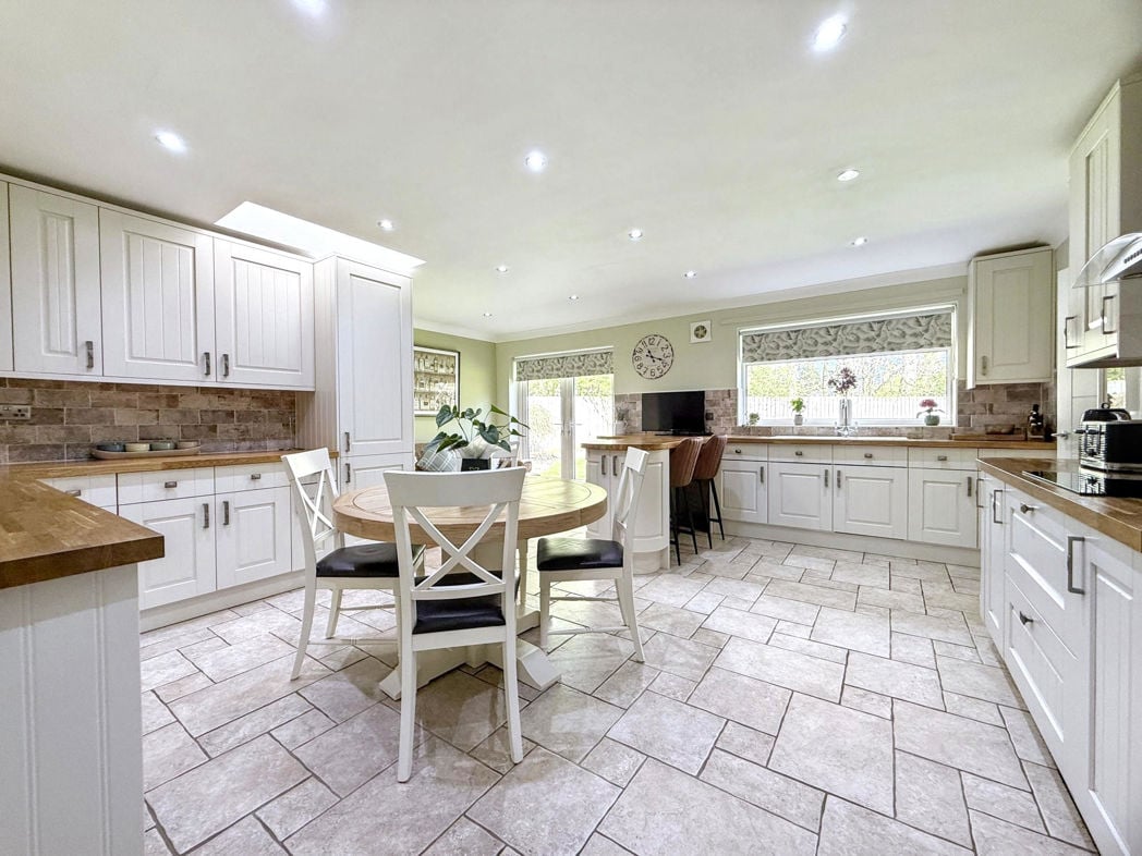 Property image 3 of 40
