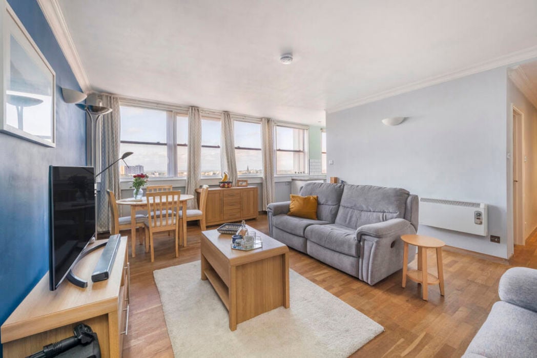 Property image 2 of 8