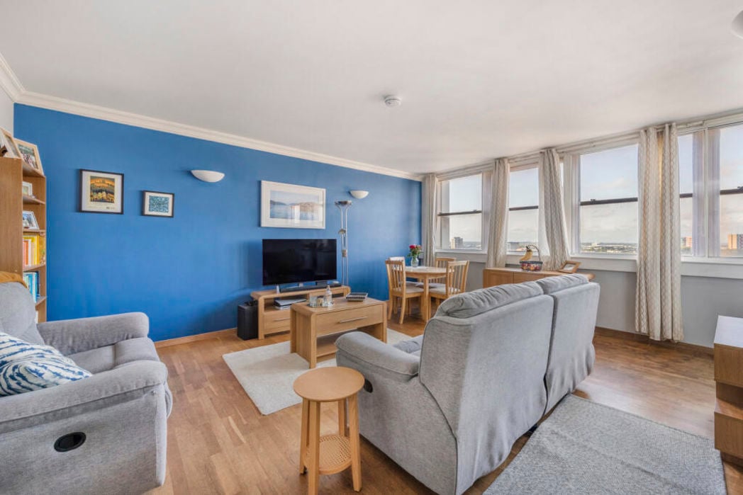 Property image 4 of 8