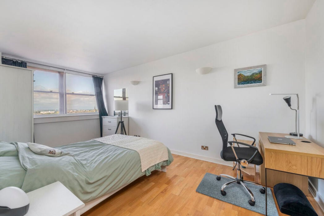 Property image 6 of 8