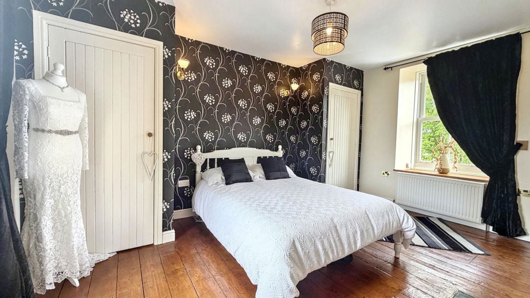 Property image 12 of 23