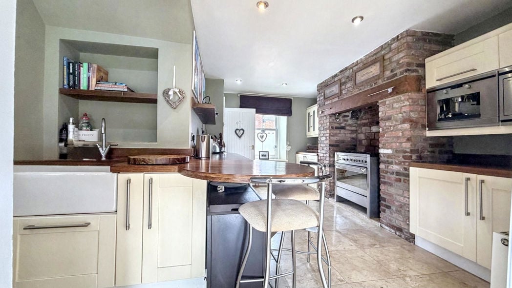 Property image 2 of 23