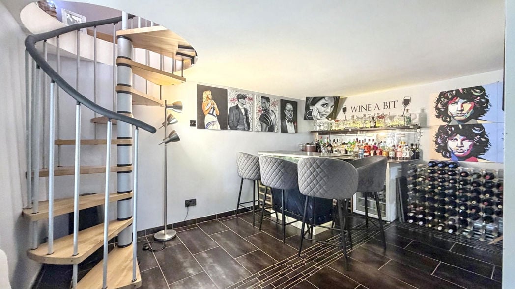 Property image 16 of 23