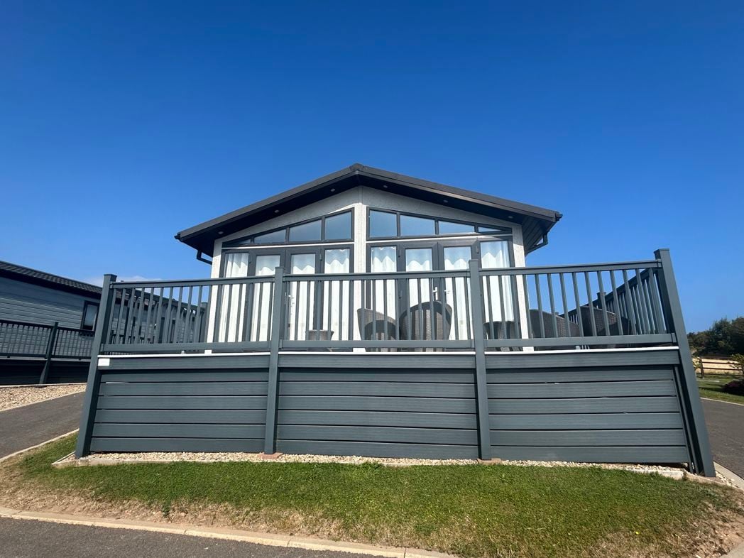 Property image 1 of 17