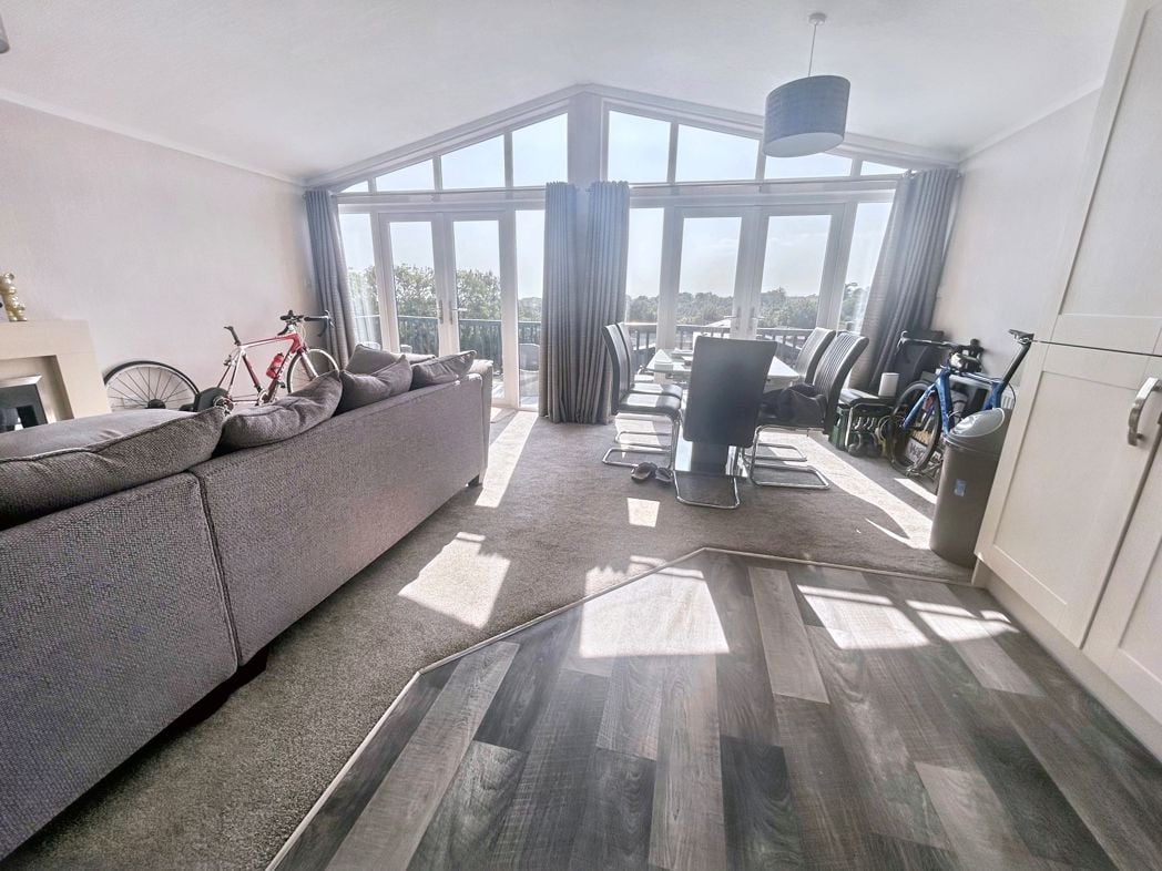 Property image 5 of 17