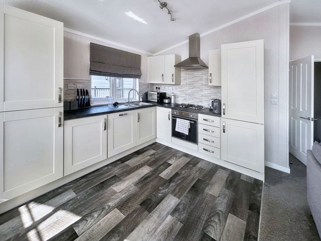 Property image 6 of 17