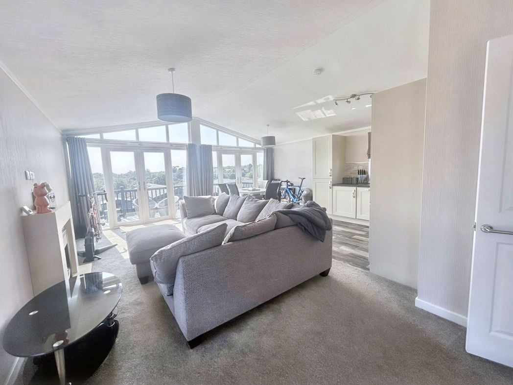 Property image 10 of 17