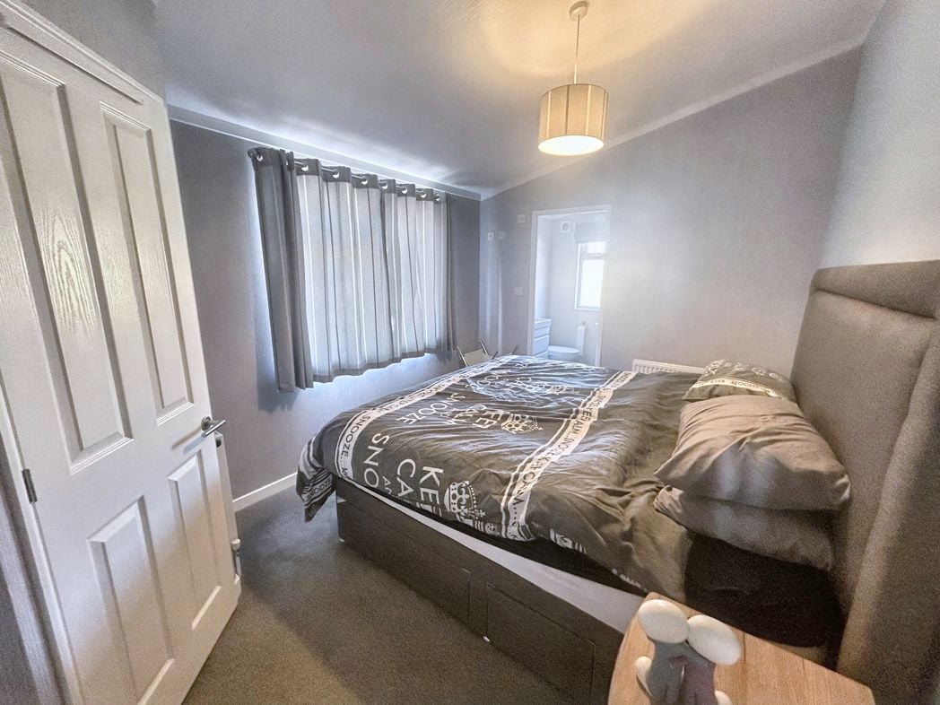 Property image 13 of 17