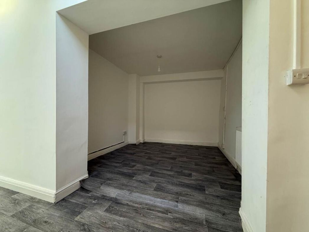 Property image 6 of 7