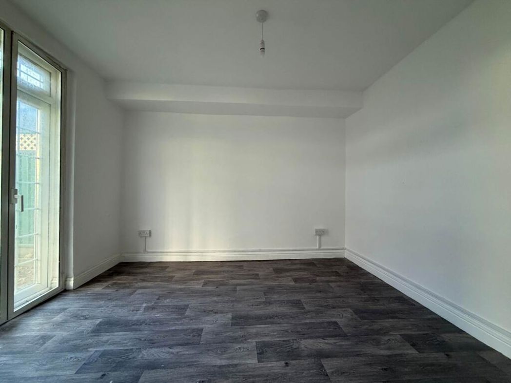 Property image 7 of 7