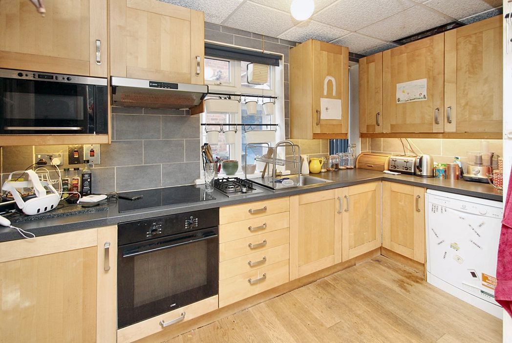 Property image 2 of 13