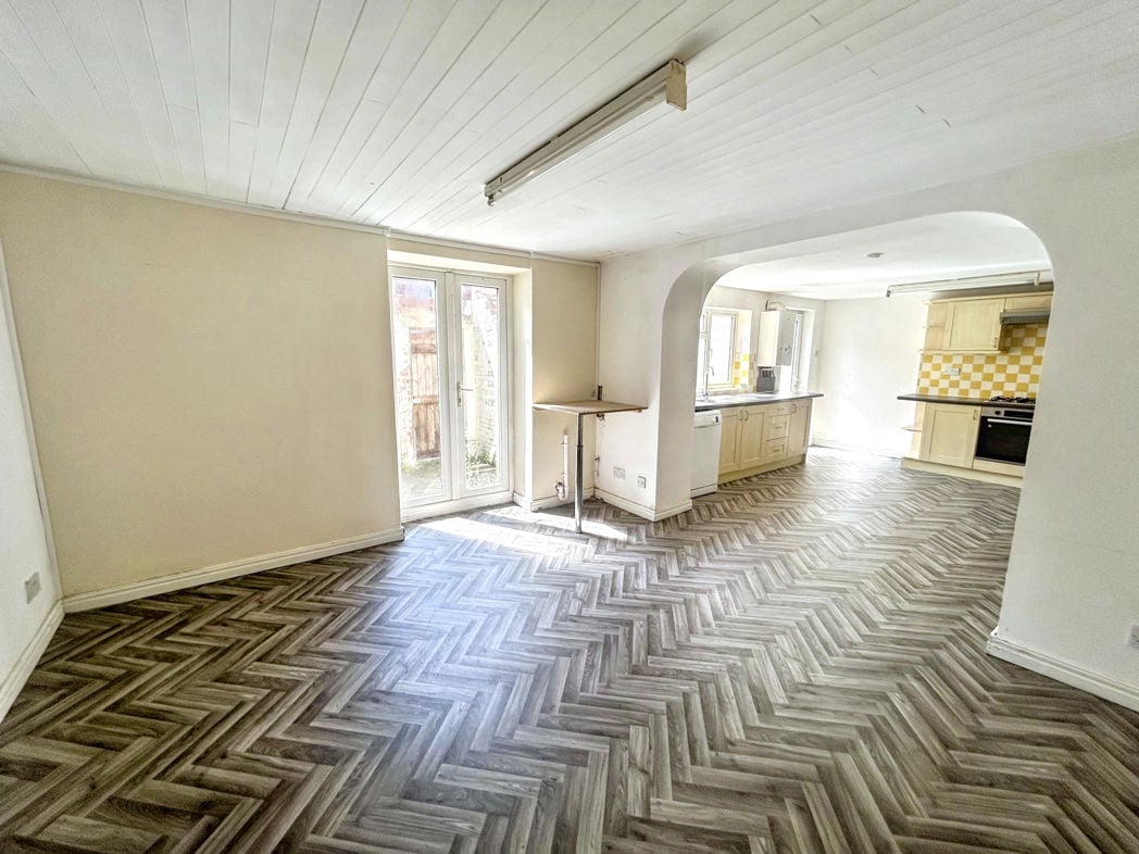 Property image 6 of 21