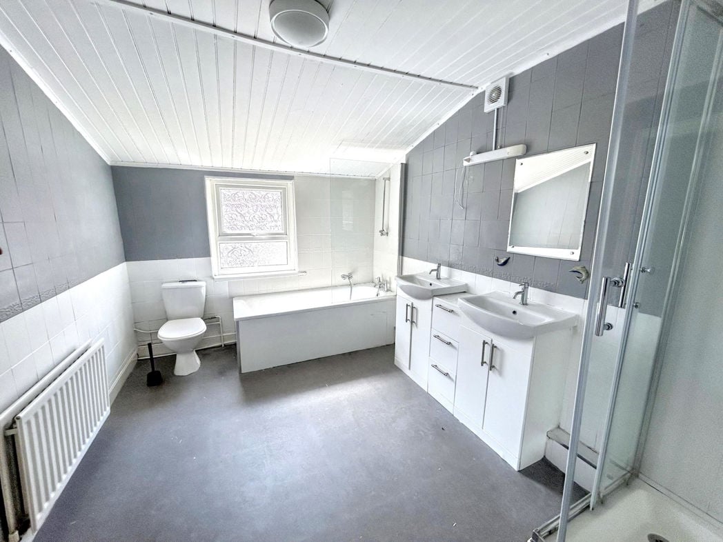 Property image 10 of 21