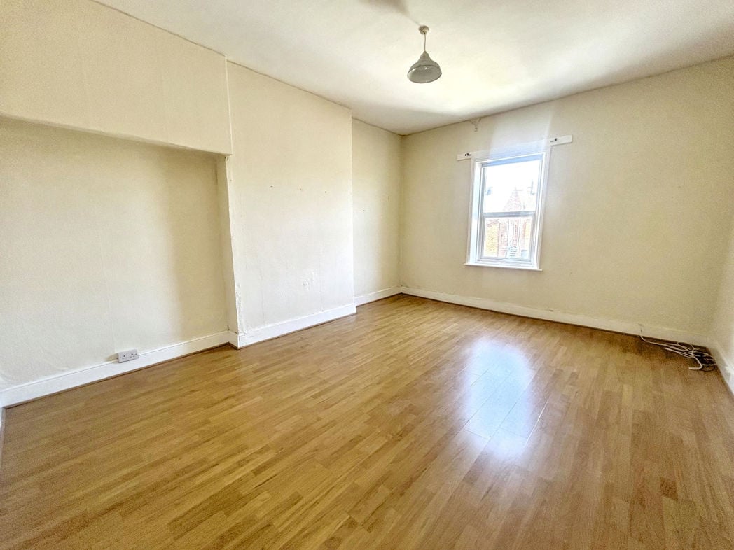 Property image 11 of 21
