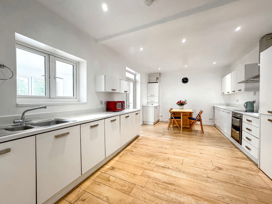 Property image 4 of 15