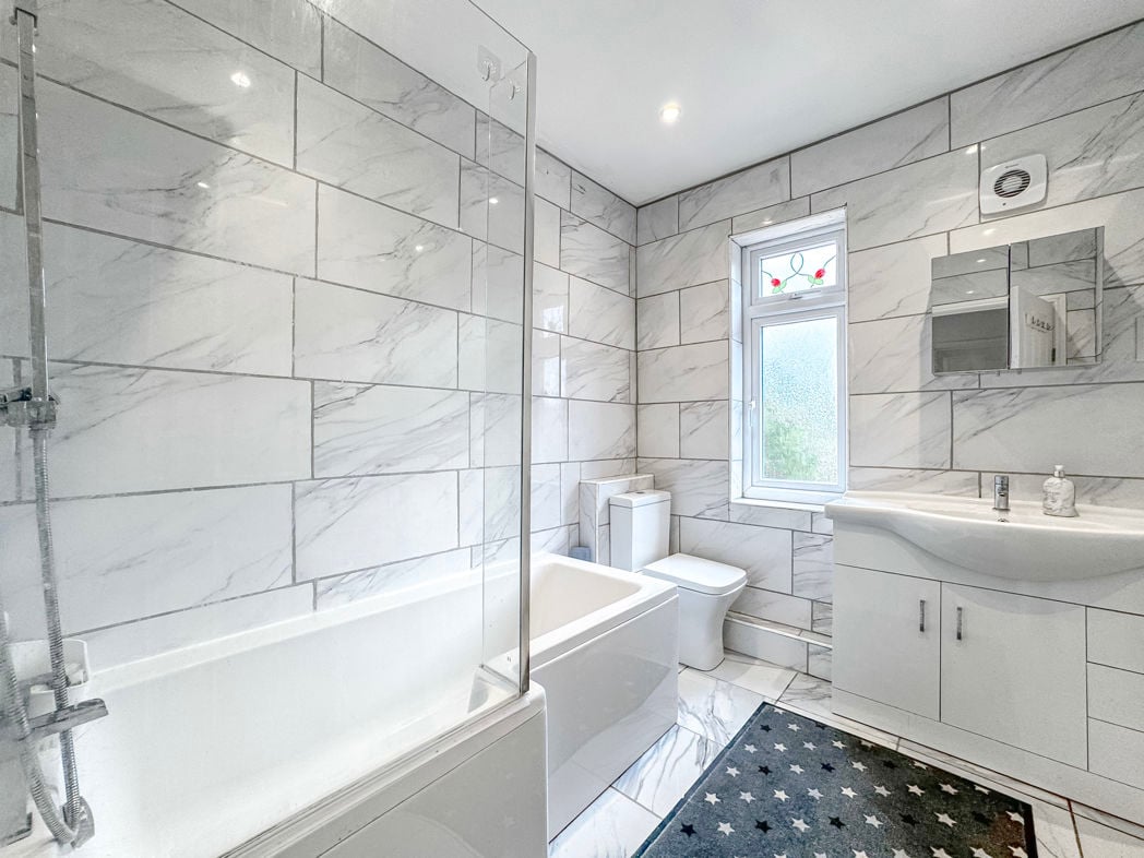 Property image 11 of 15