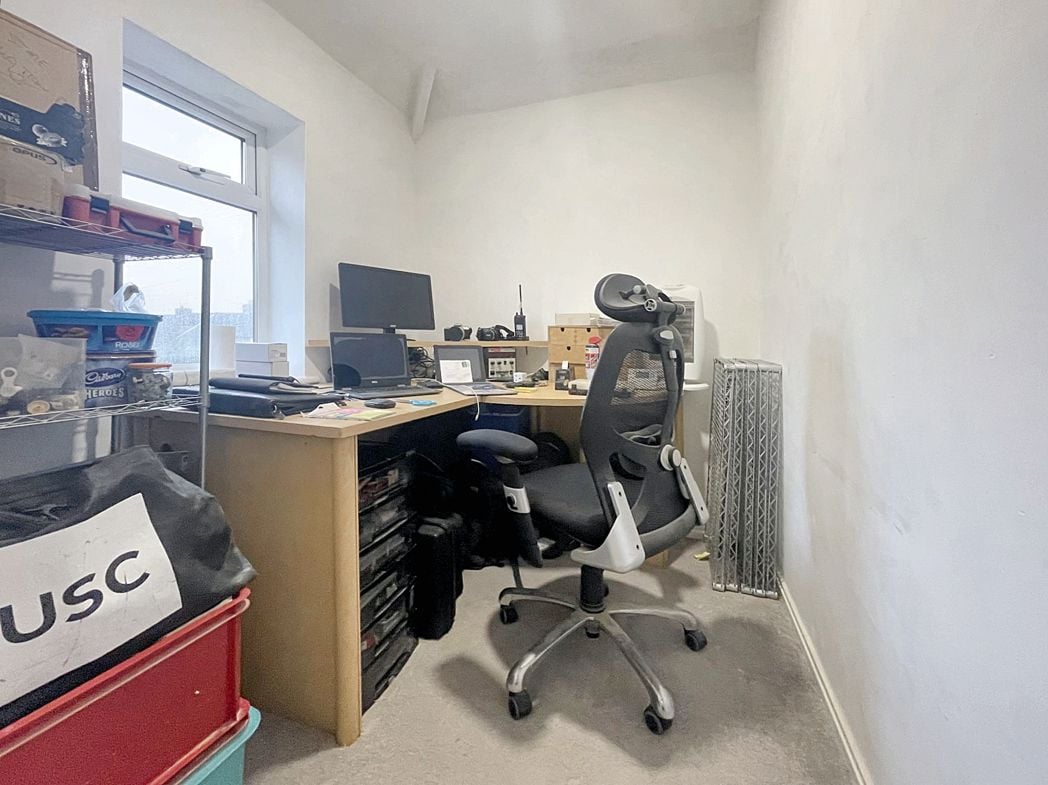Property image 11 of 14