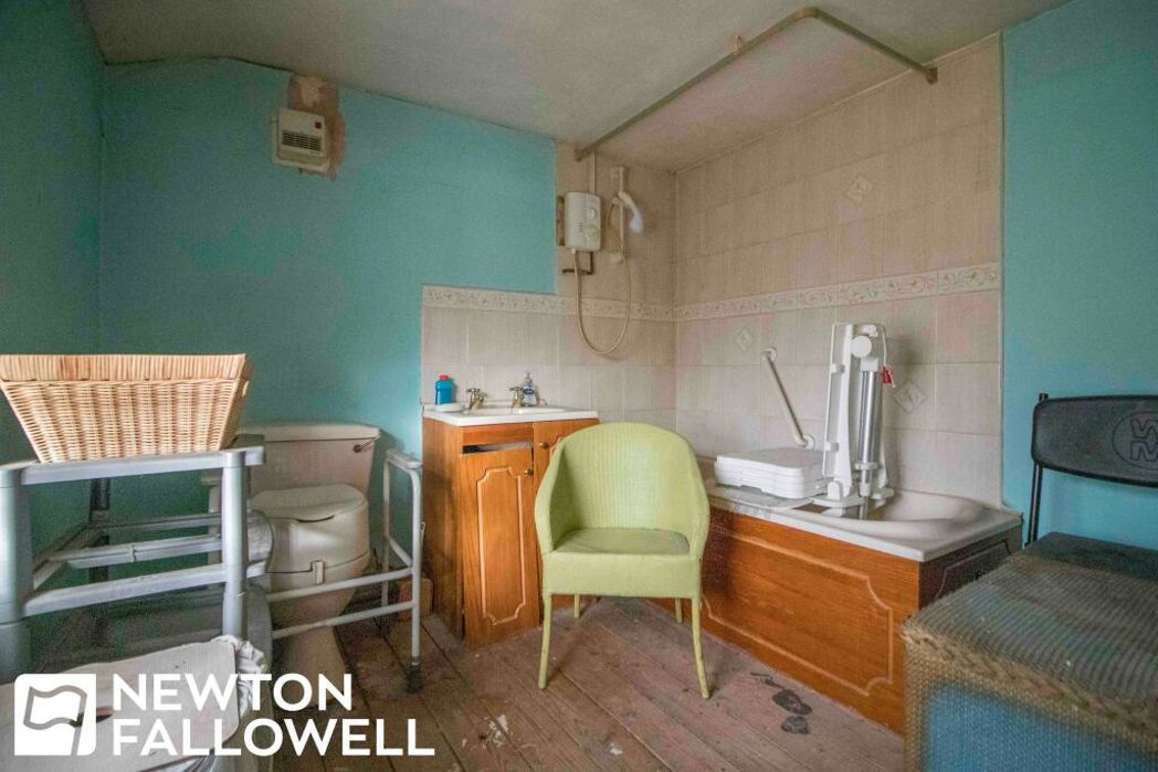 Property image 5 of 8