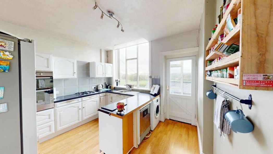 Property image 5 of 25