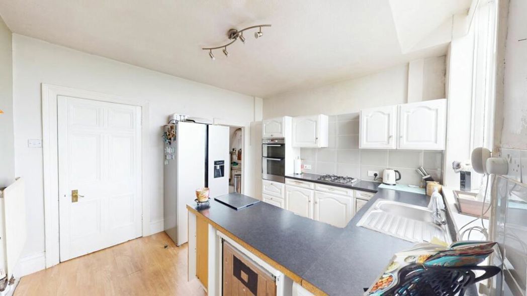 Property image 6 of 25