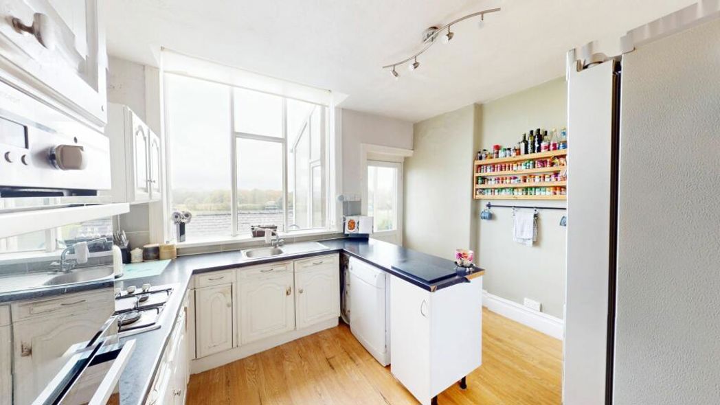 Property image 7 of 25
