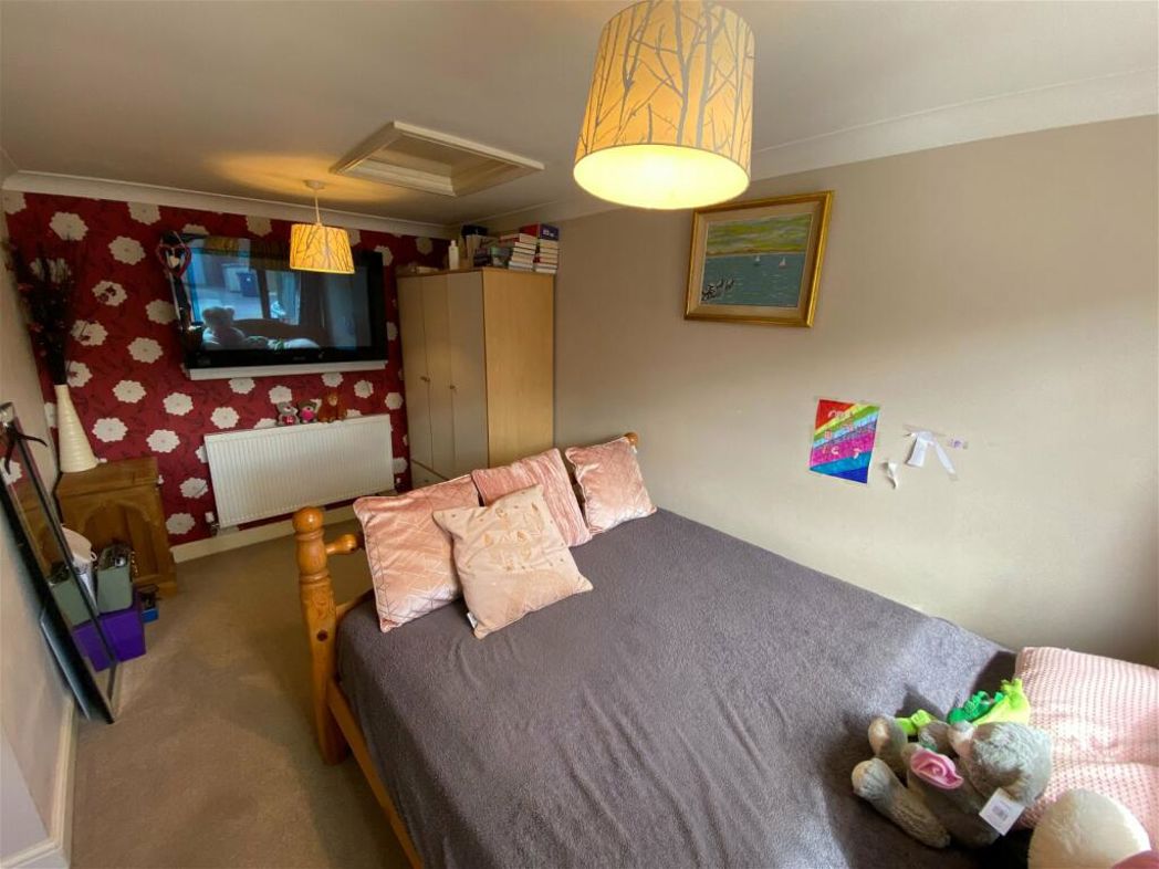 Property image 5 of 12