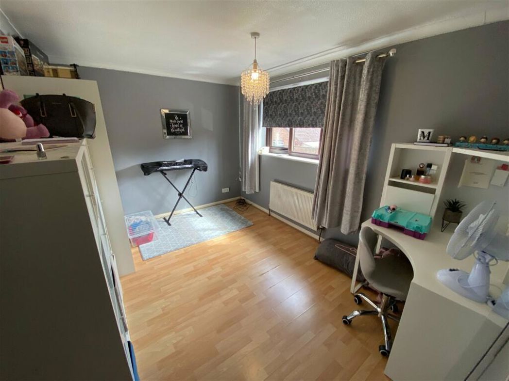 Property image 8 of 12