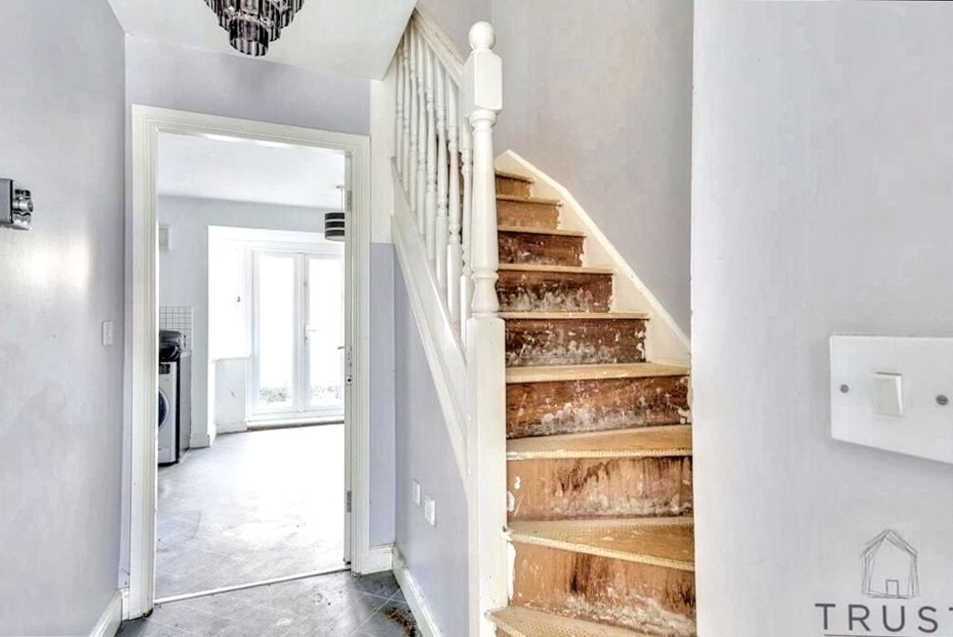 Property image 3 of 25