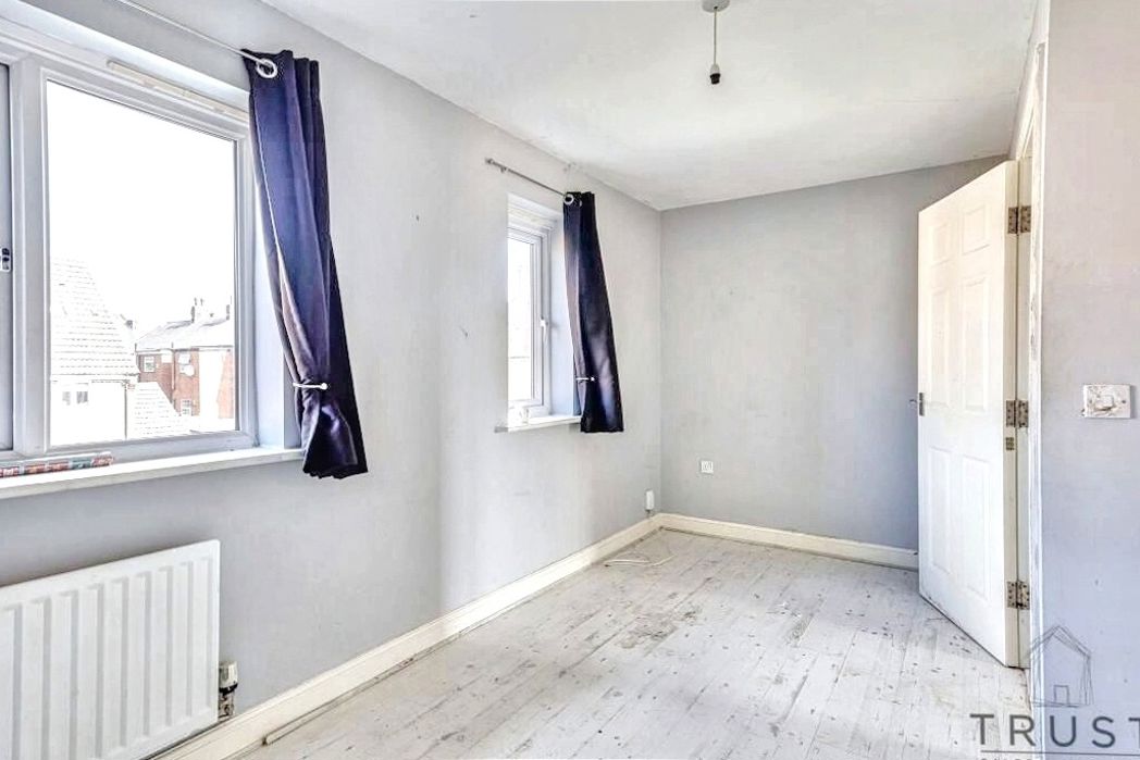 Property image 10 of 25
