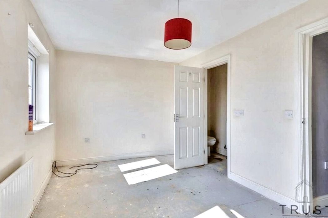 Property image 13 of 25