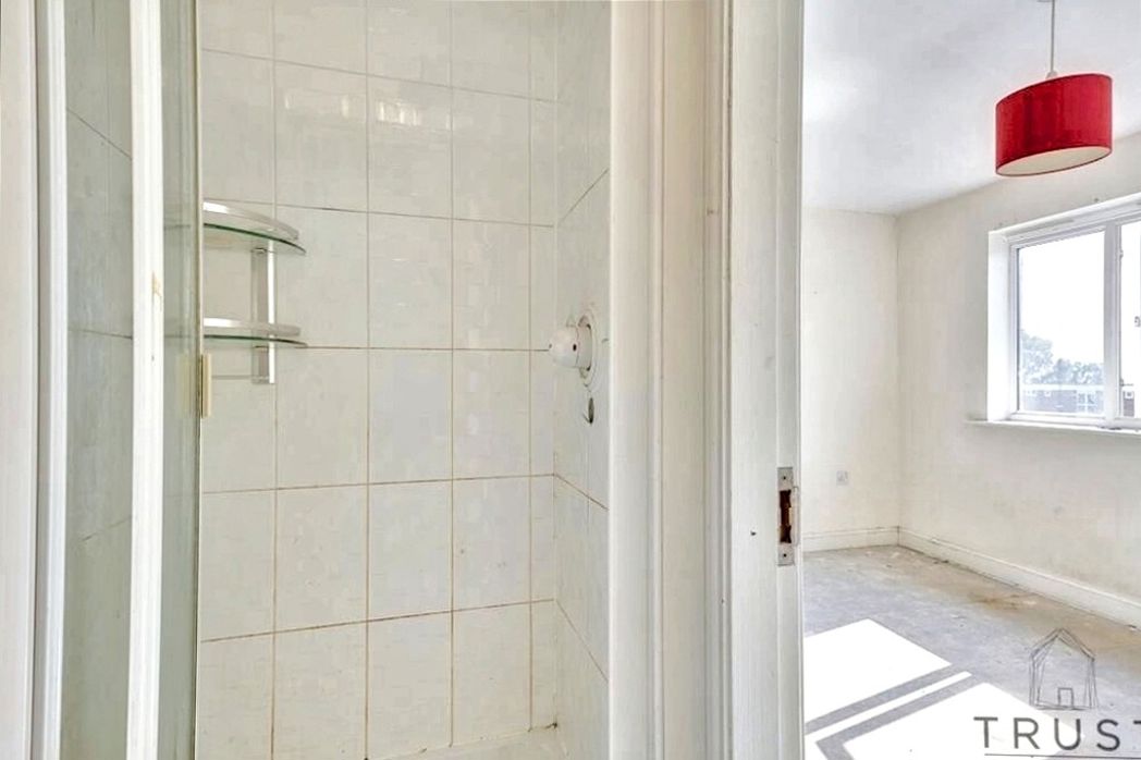 Property image 14 of 25