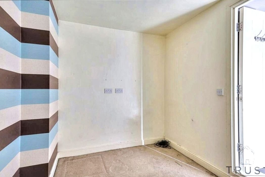 Property image 20 of 25