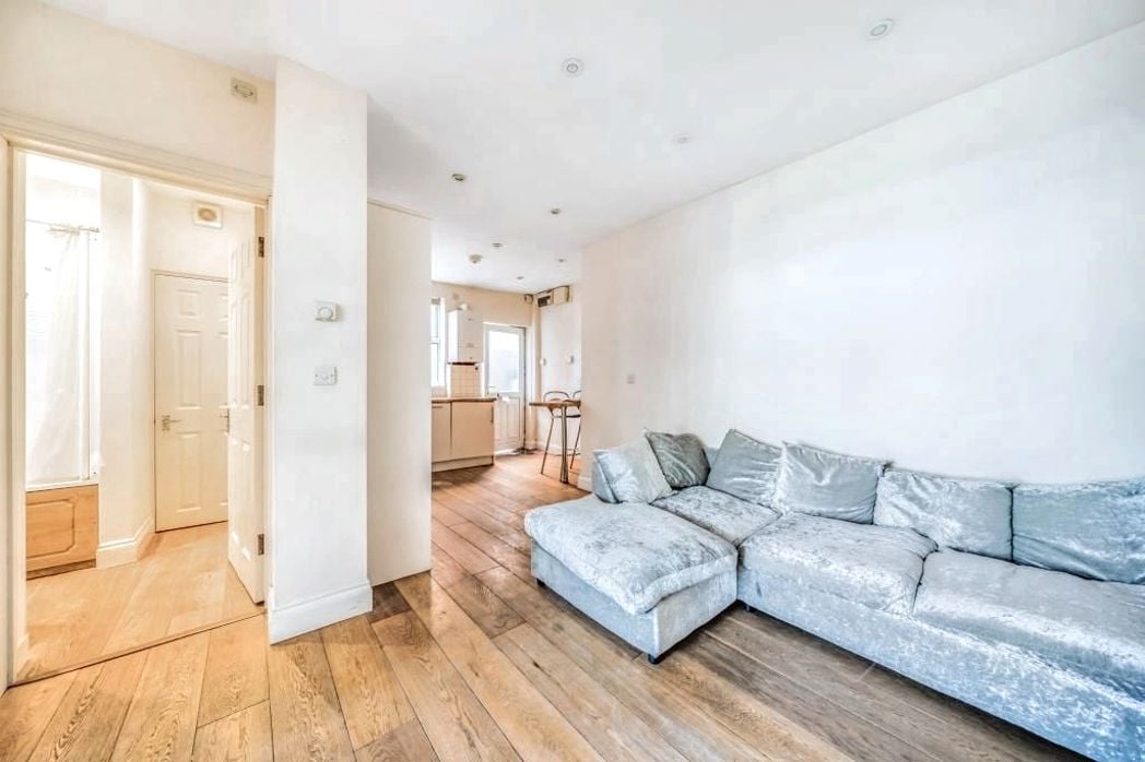 Property image 2 of 116