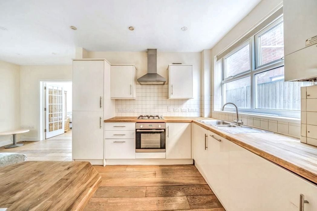 Property image 3 of 116