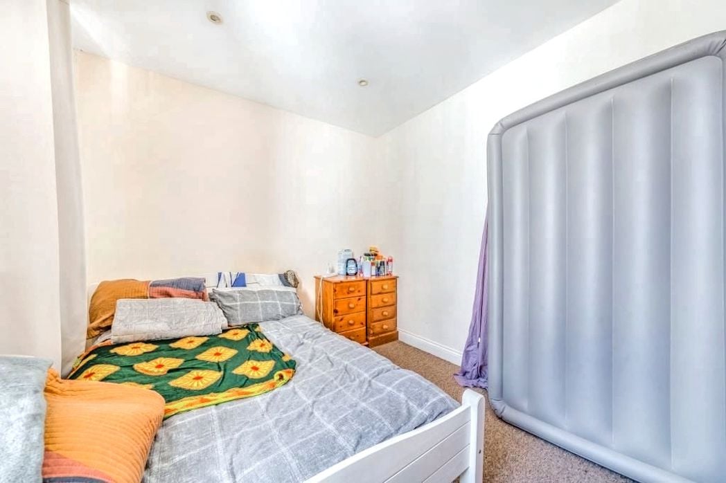 Property image 7 of 116