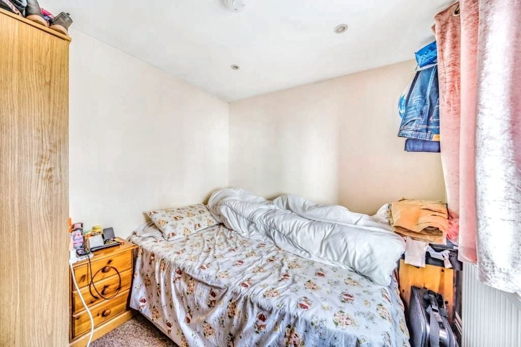 Property image 10 of 116