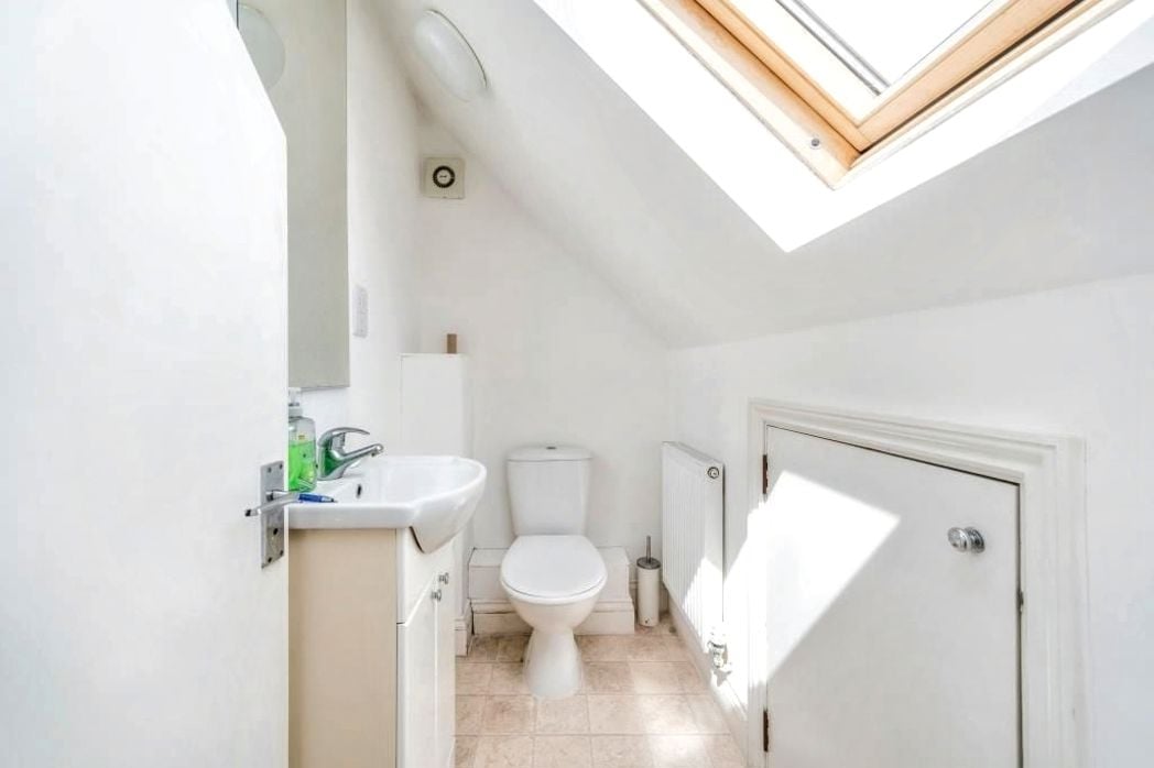 Property image 12 of 116