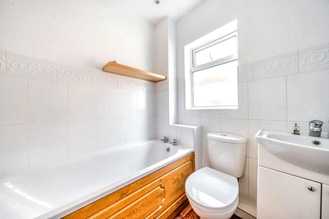 Property image 13 of 116