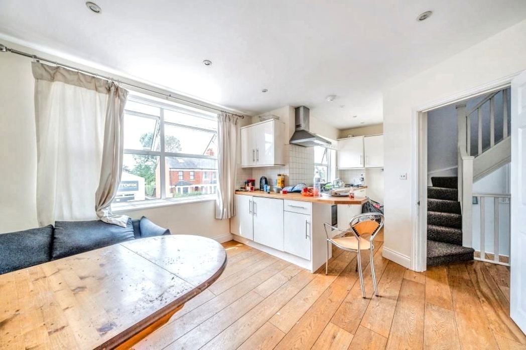Property image 16 of 116