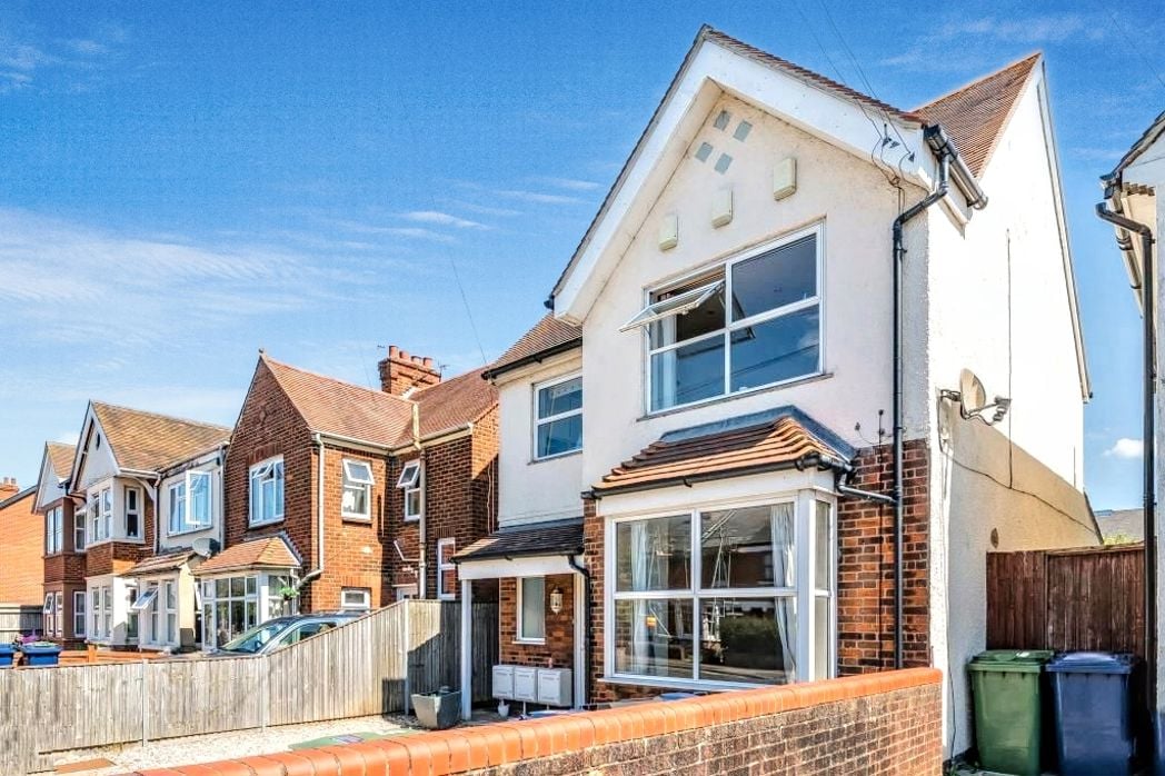 Property image 17 of 116