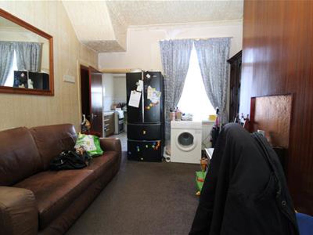 Property image 2 of 10