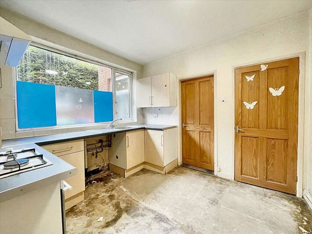 Property image 2 of 8