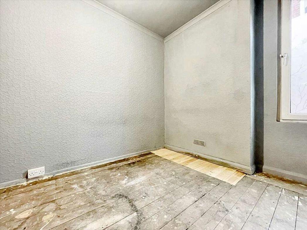 Property image 5 of 8