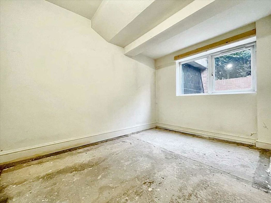 Property image 6 of 8